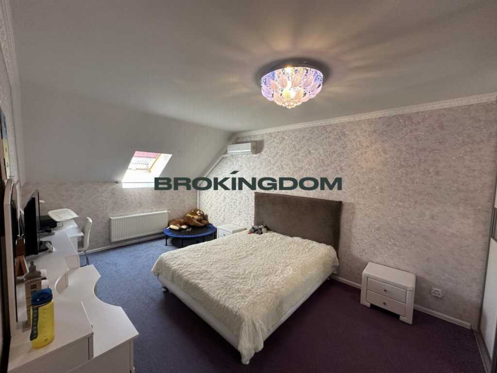 Продажа 4-комнатной квартиры 122 м², Волынская ул., 9