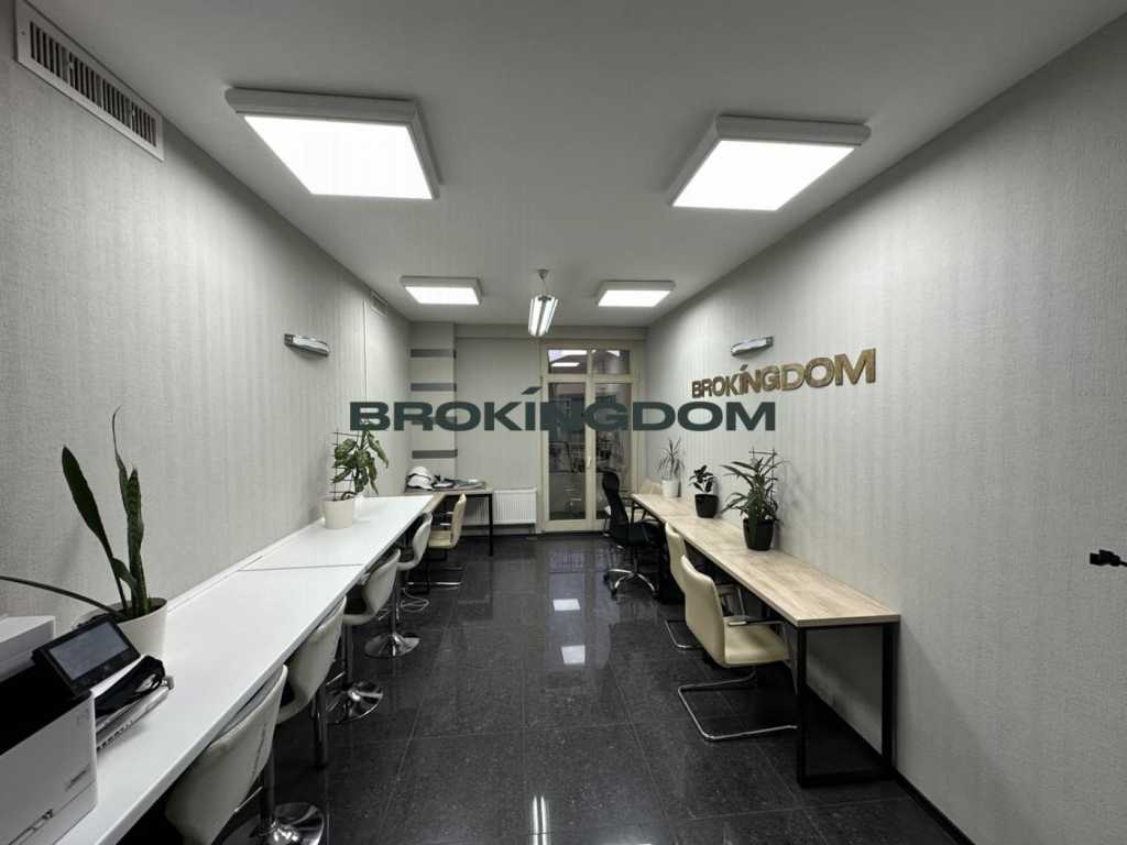 Продажа 3-комнатной квартиры 147 м², Владимирская ул., 49