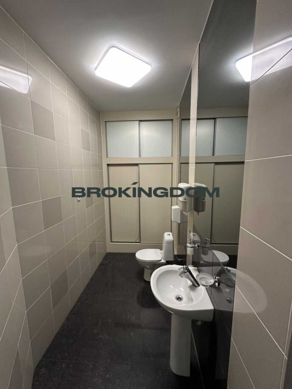 Продажа 3-комнатной квартиры 147 м², Владимирская ул., 49