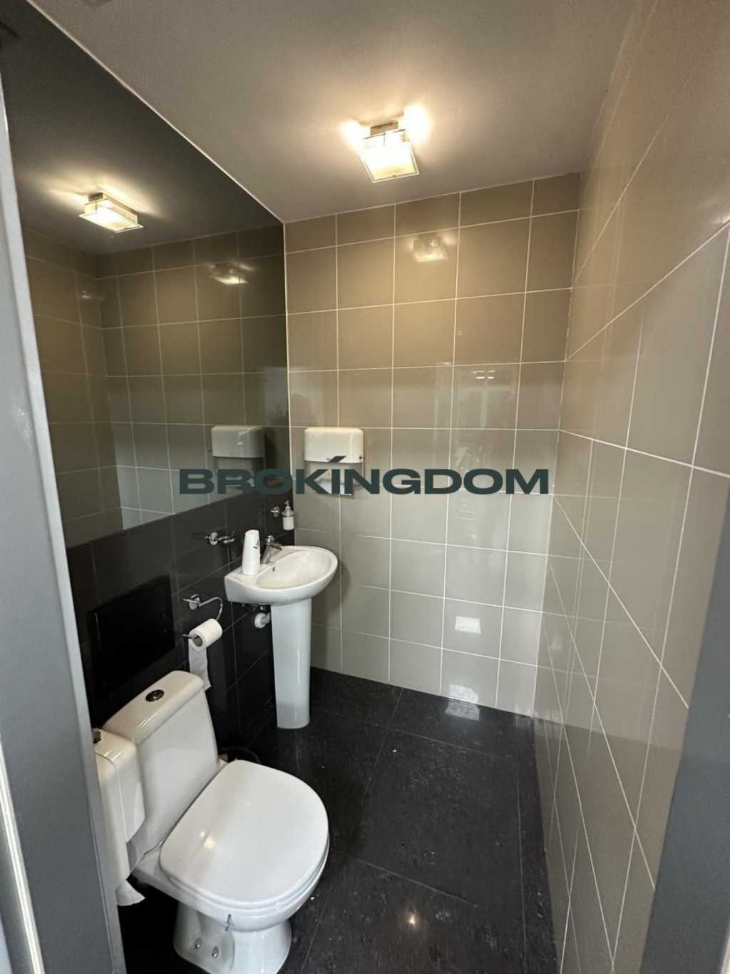 Продажа 3-комнатной квартиры 147 м², Владимирская ул., 49