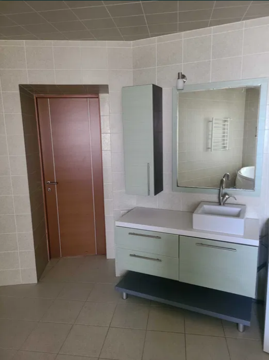 Продажа 3-комнатной квартиры 125 м², Левитана ул.