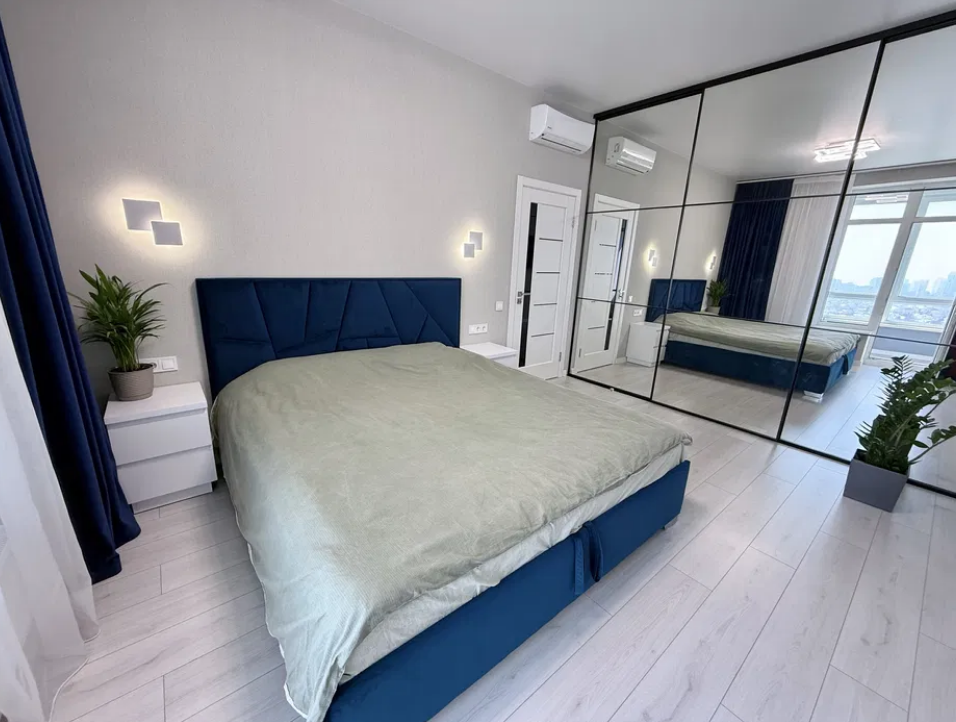 Продажа 3-комнатной квартиры 87 м², Толбухина ул.