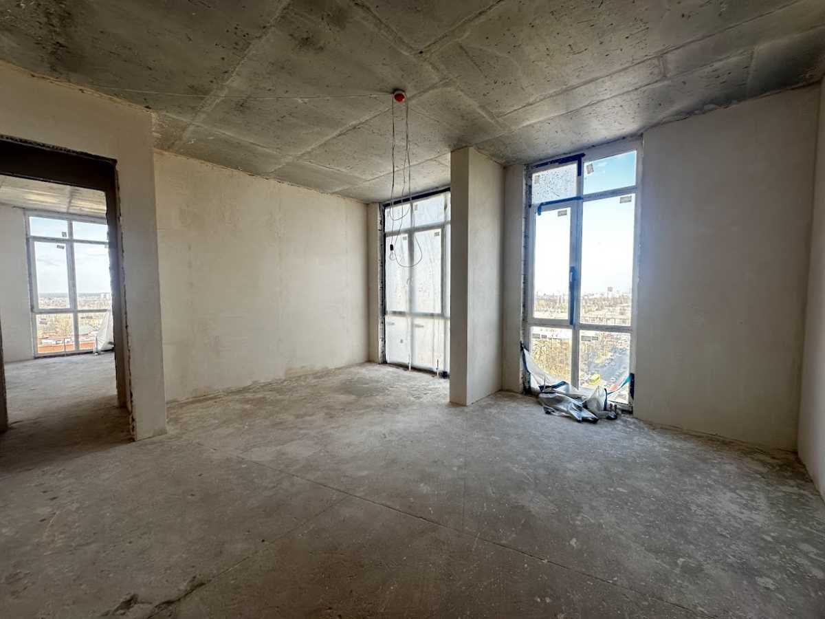 Продаж 4-кімнатної квартири 190 м², Салютна вул., 2