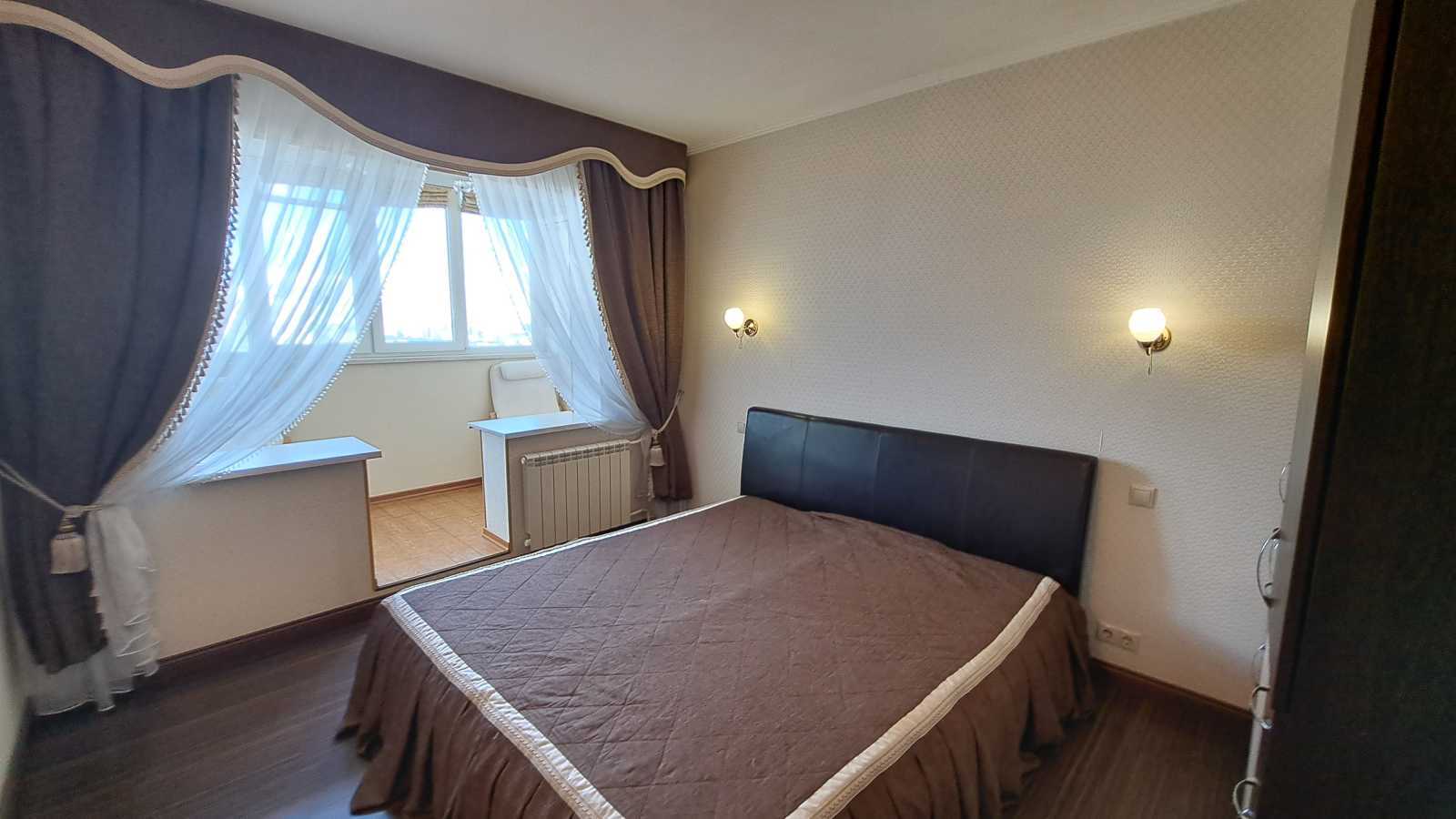 Продажа 3-комнатной квартиры 72 м², Свободы просп., 3Б