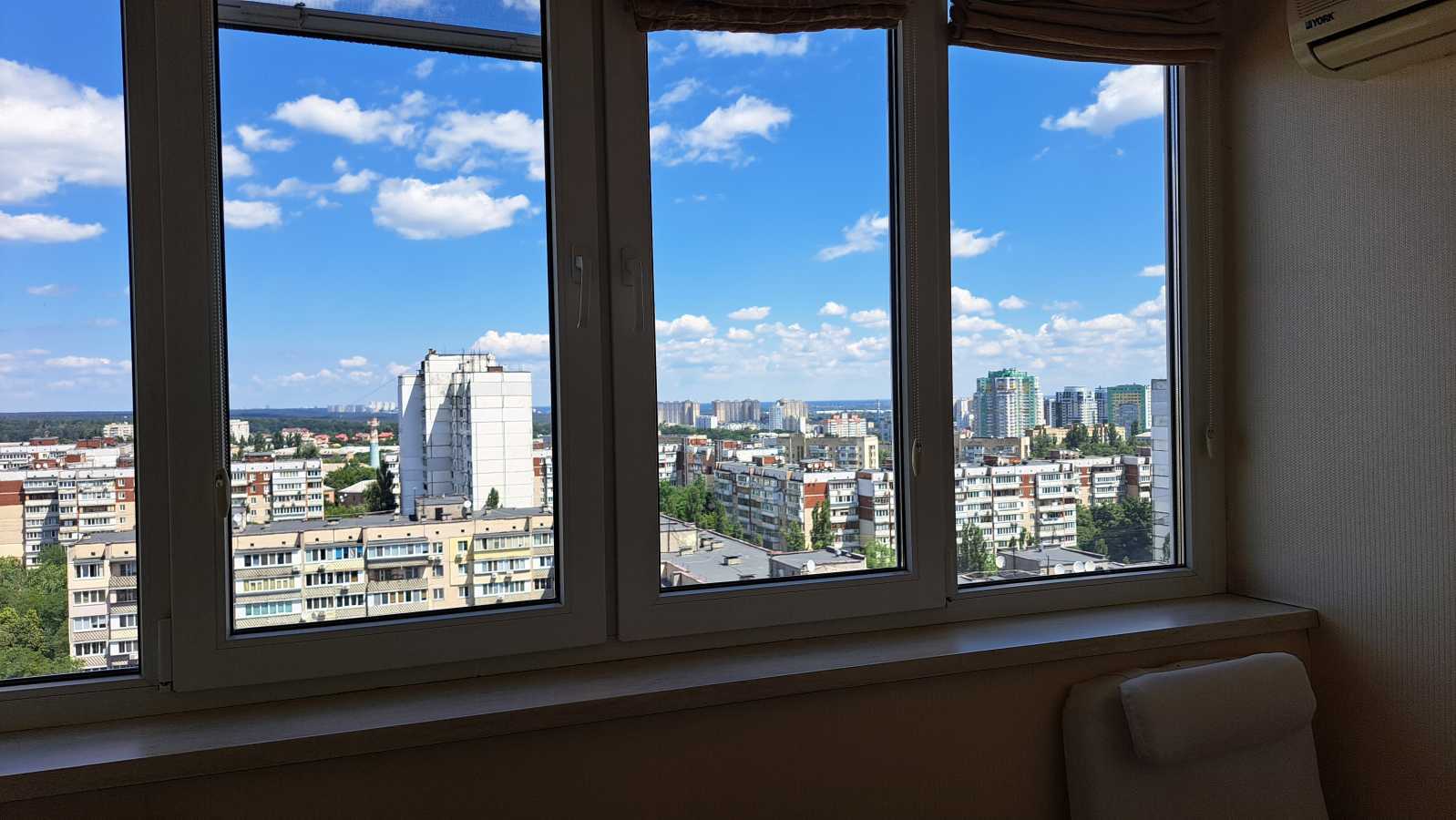 Продажа 3-комнатной квартиры 72 м², Свободы просп., 3Б
