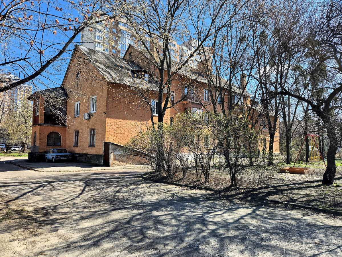 Продажа 3-комнатной квартиры 66 м², Юрия Поправки ул., 13