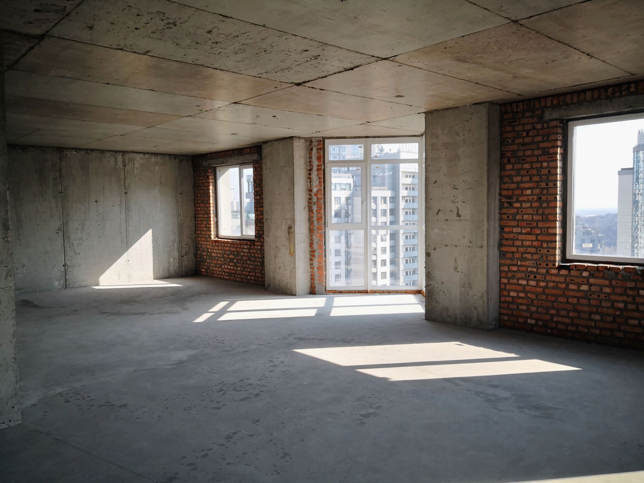 Продажа 3-комнатной квартиры 132 м², Михаила Драгомирова ул., 14А