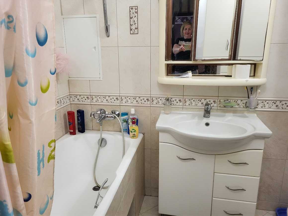 Продаж 2-кімнатної квартири 66 м², Грушевського вул., 13
