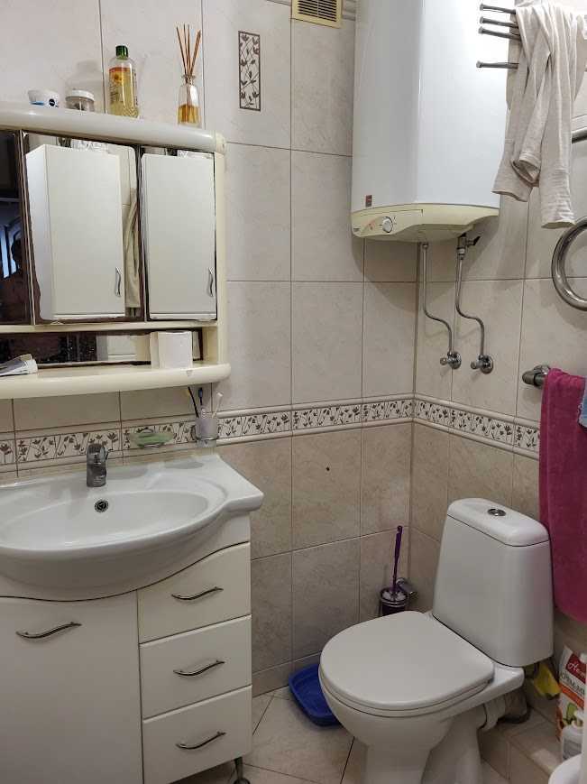 Продаж 2-кімнатної квартири 66 м², Грушевського вул., 13