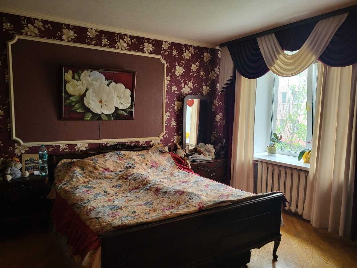 Продаж 2-кімнатної квартири 66 м², Грушевського вул., 13