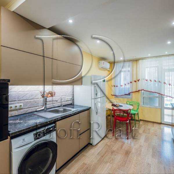 Продажа 3-комнатной квартиры 91 м², Глубочицкая ул., 13