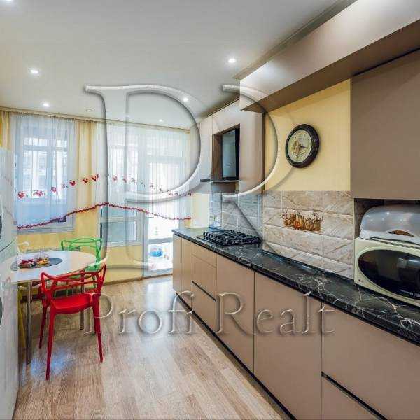Продажа 3-комнатной квартиры 91 м², Глубочицкая ул., 13