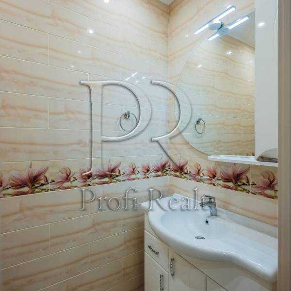 Продажа 3-комнатной квартиры 91 м², Глубочицкая ул., 13