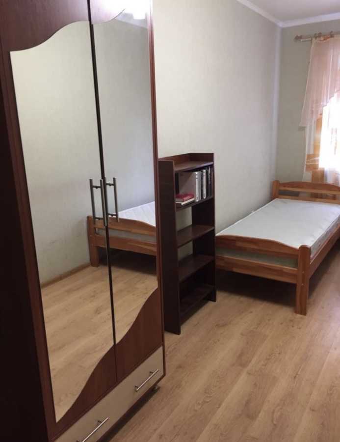 Продаж 3-кімнатної квартири 60 м², Дегтярівська вул., 28