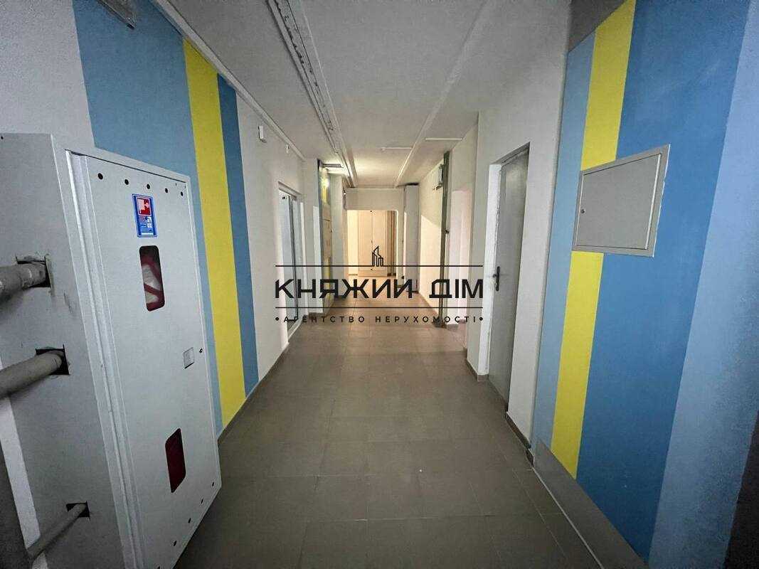 Продаж 3-кімнатної квартири 84.6 м², Вишняківська вул., 4