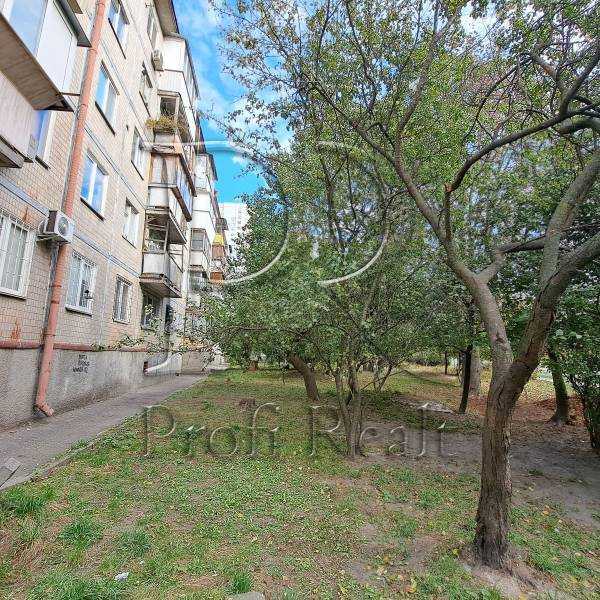 Продажа 1-комнатной квартиры 33 м², Николая Василенко ул., 13А