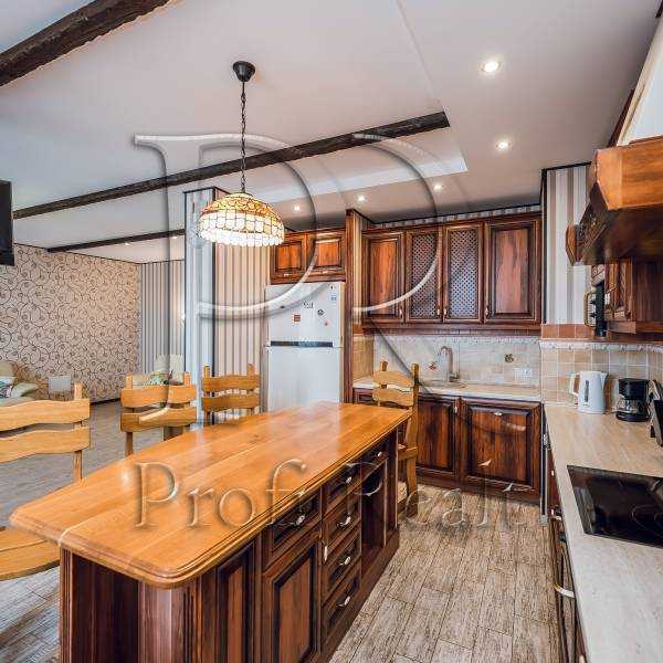 Продажа 4-комнатной квартиры 214 м², Анны Ахматовой ул., 30