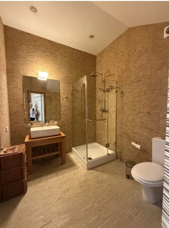 Оренда будинку 385 м², Львівська вул.