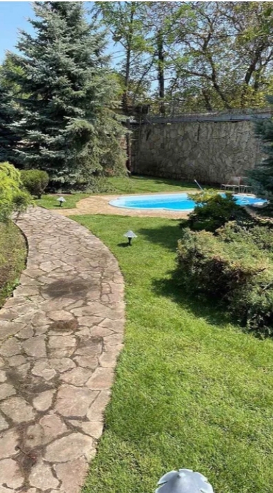 Оренда будинку 385 м², Львівська вул.