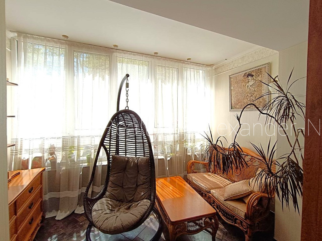 Продажа 3-комнатной квартиры 97 м², Мечникова ул., 2/1