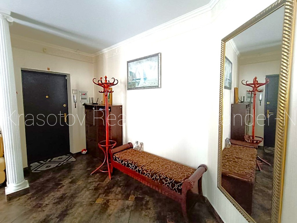 Продажа 3-комнатной квартиры 97 м², Мечникова ул., 2/1