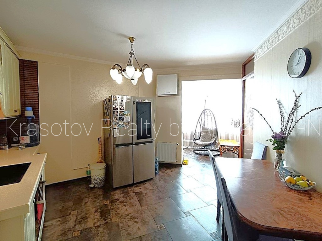 Продажа 3-комнатной квартиры 97 м², Мечникова ул., 2/1