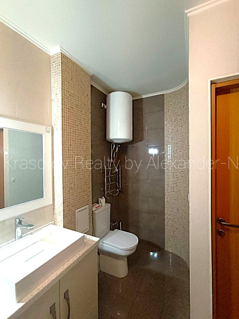 Продажа 3-комнатной квартиры 97 м², Мечникова ул., 2/1