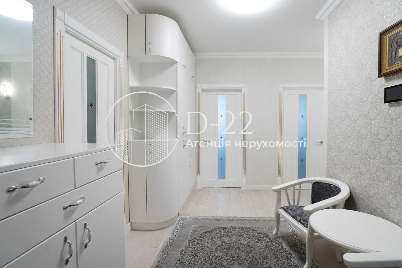 Продажа 3-комнатной квартиры 97 м², Ревуцкого ул., 40