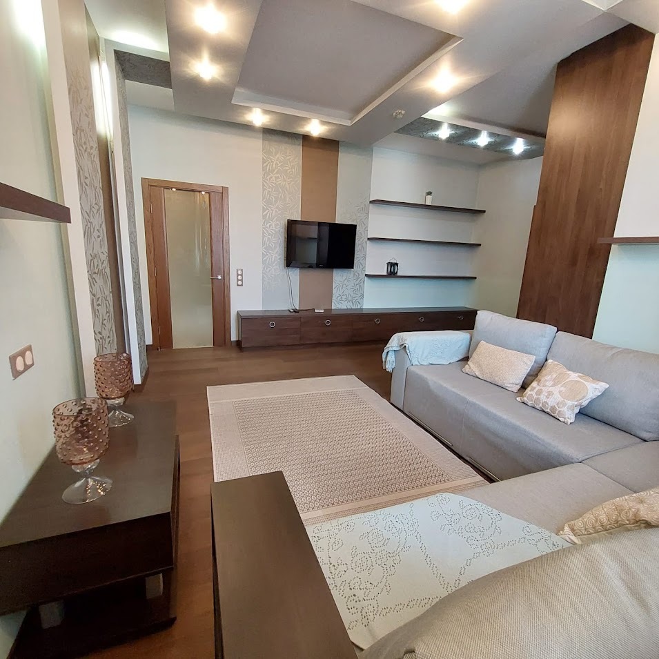Оренда 3-кімнатної квартири 90 м², Дмитрівська вул.