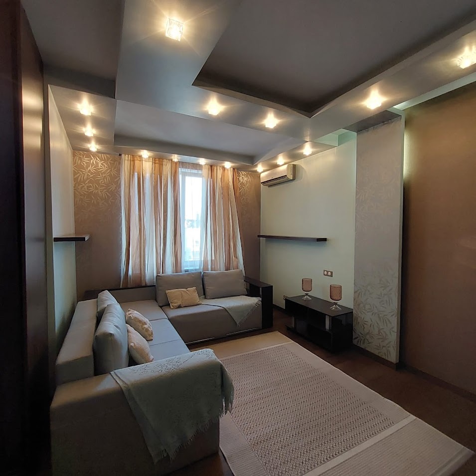 Оренда 3-кімнатної квартири 90 м², Дмитрівська вул.