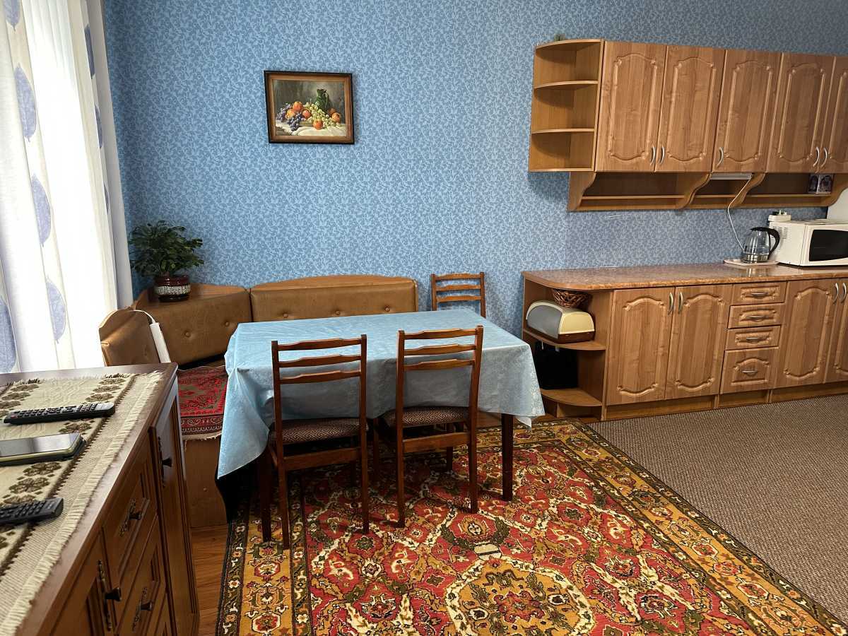 Продажа 2-комнатной квартиры 58 м², Кирпоноса ул., 12