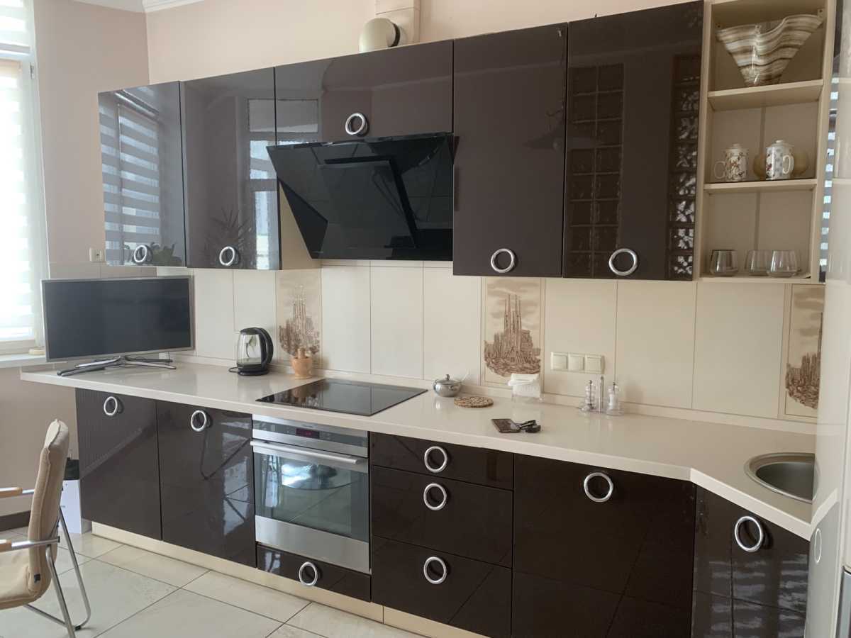 Продаж 2-кімнатної квартири 95 м², Механізаторів, 2