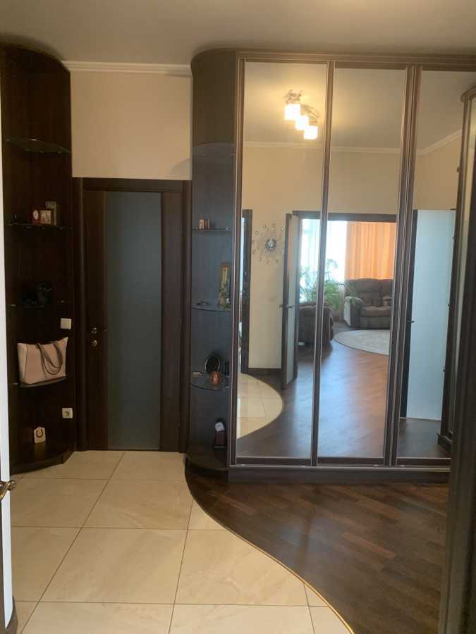 Продаж 2-кімнатної квартири 95 м², Механізаторів, 2