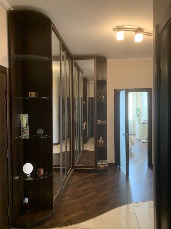 Продаж 2-кімнатної квартири 95 м², Механізаторів, 2