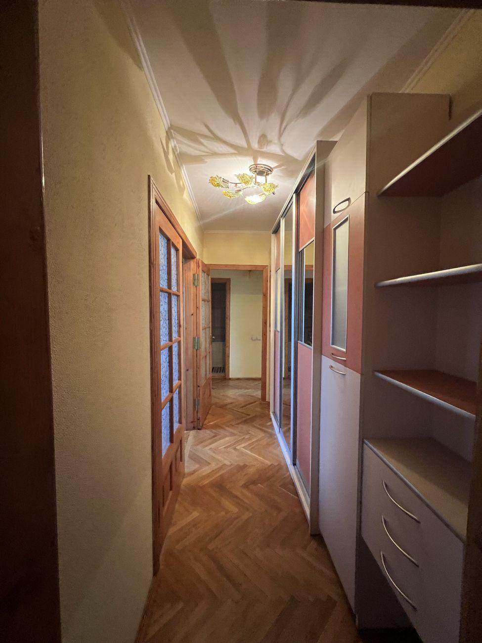 Продажа 3-комнатной квартиры 62 м², Мира ул., 90