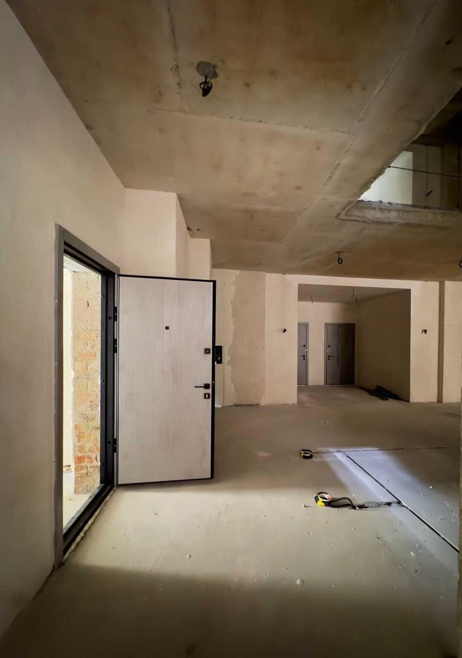 Продажа 3-комнатной квартиры 90 м², Романа Левицкого ул.