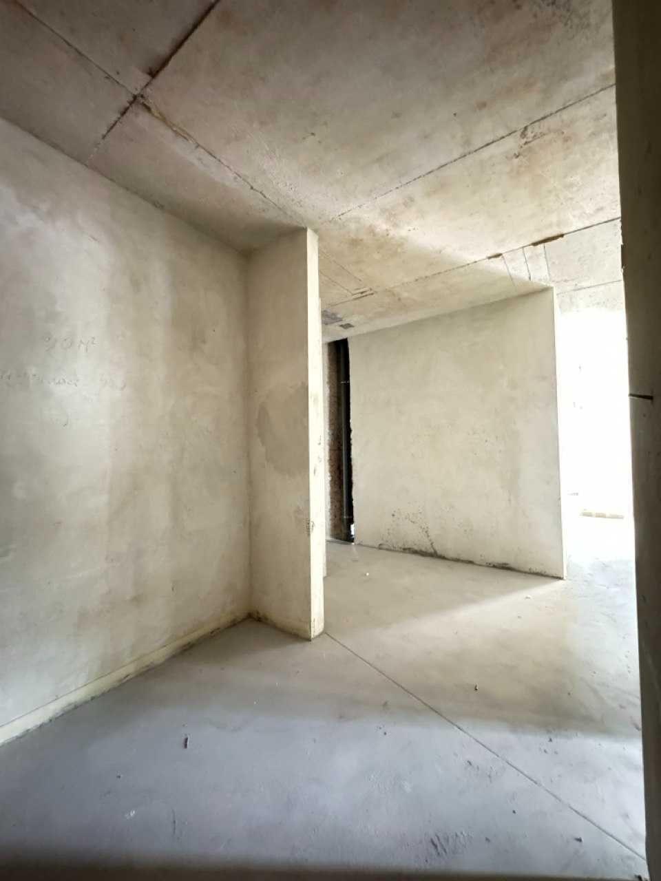 Продажа 3-комнатной квартиры 90 м², Романа Левицкого ул.