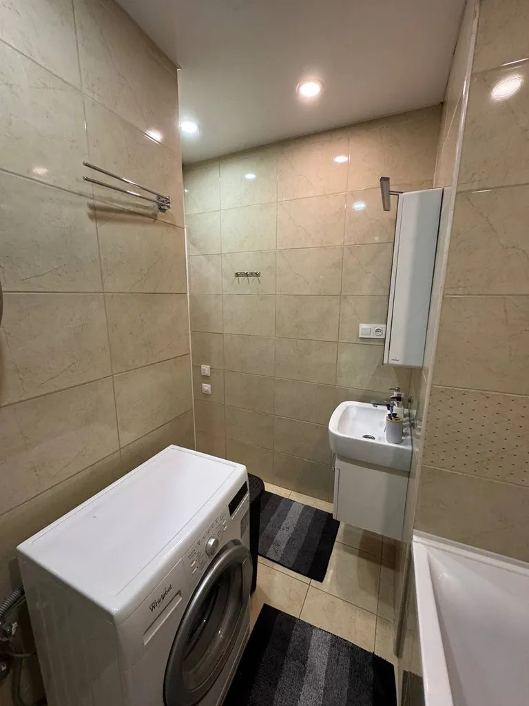Продажа 3-комнатной квартиры 56 м², Гагарина просп., 99