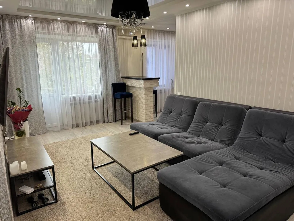 Продажа 3-комнатной квартиры 56 м², Гагарина просп., 99