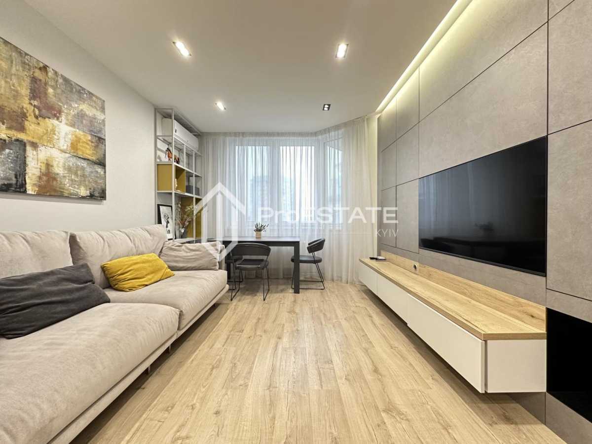 Продаж 2-кімнатної квартири 82 м², Вишгородська вул., 45/4