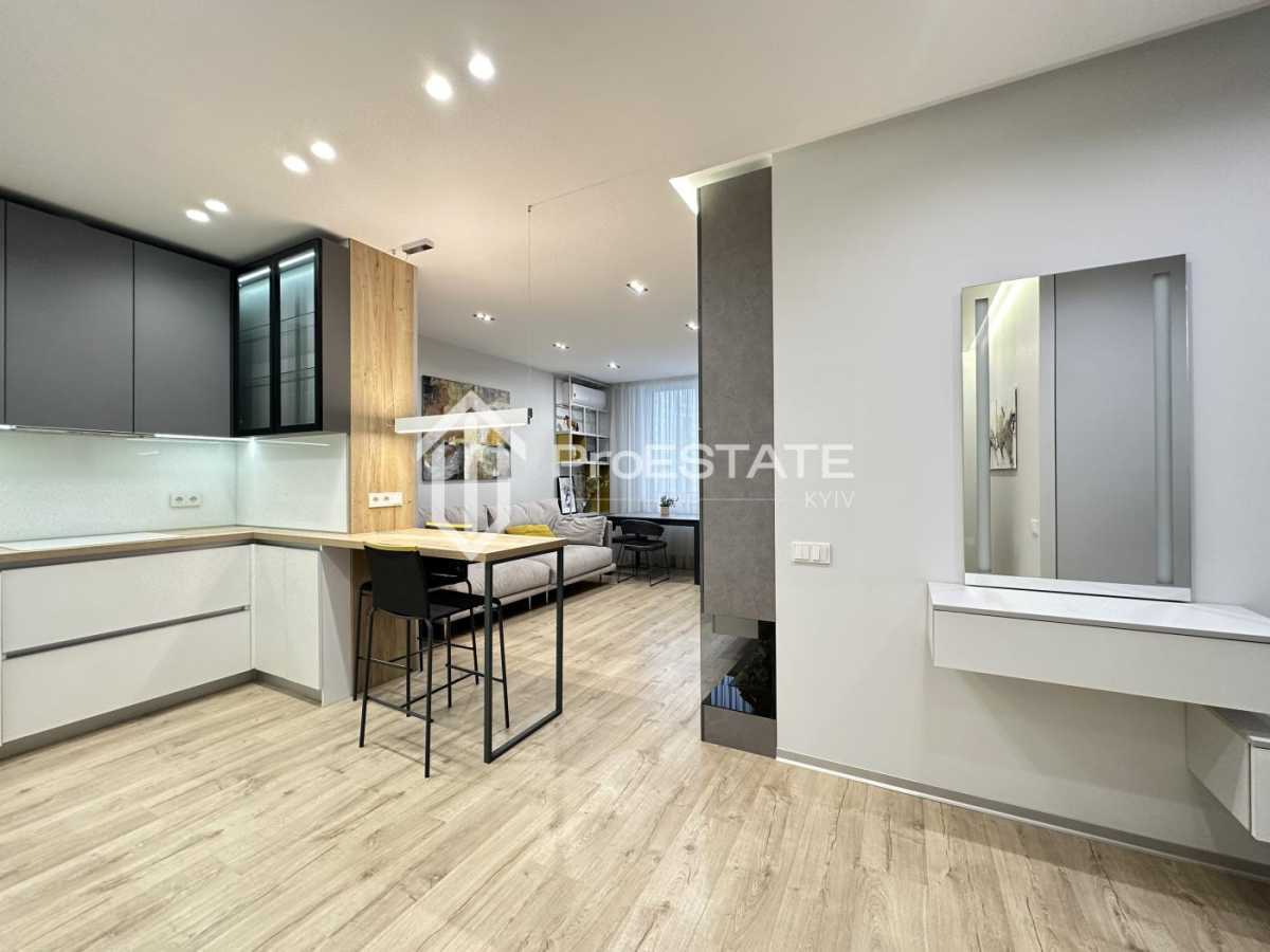 Продаж 2-кімнатної квартири 82 м², Вишгородська вул., 45/4
