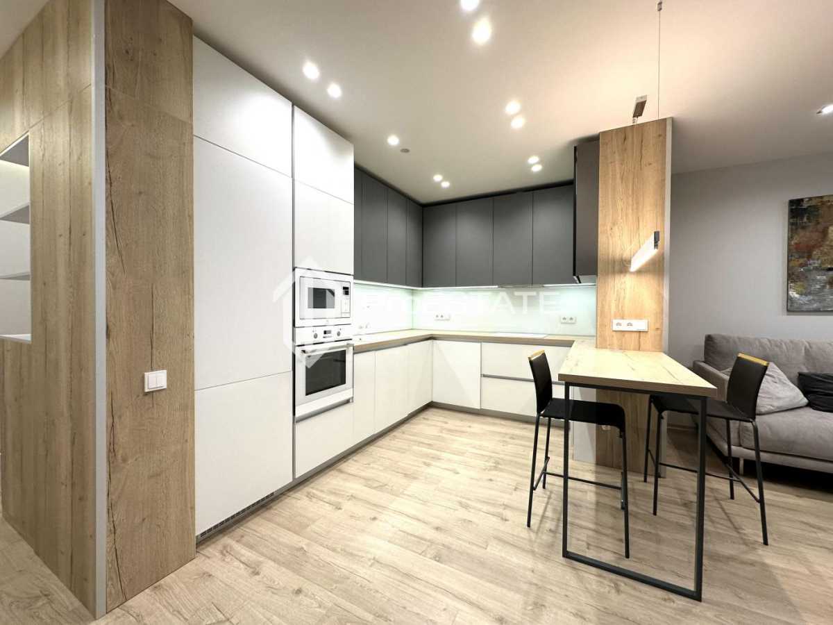 Продаж 2-кімнатної квартири 82 м², Вишгородська вул., 45/4