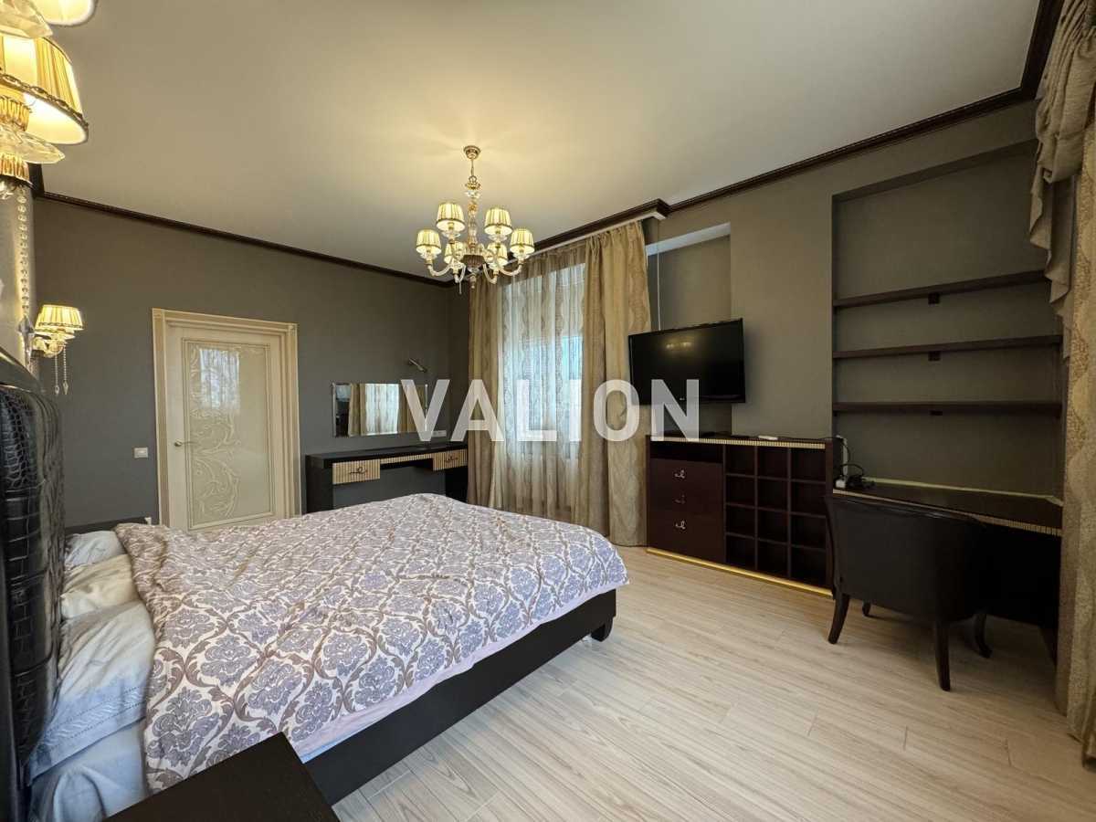 Продажа 3-комнатной квартиры 131 м², Соломенская ул., 15А
