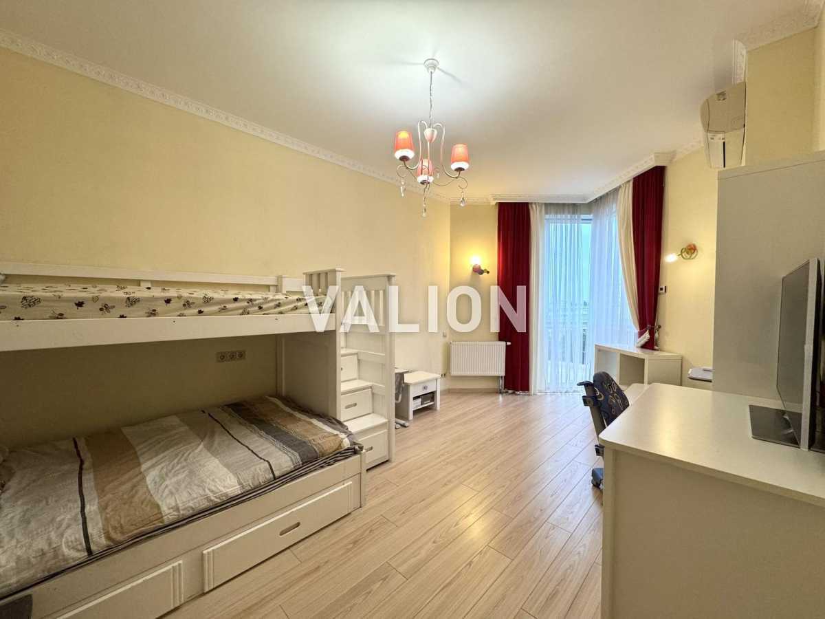 Продажа 3-комнатной квартиры 131 м², Соломенская ул., 15А