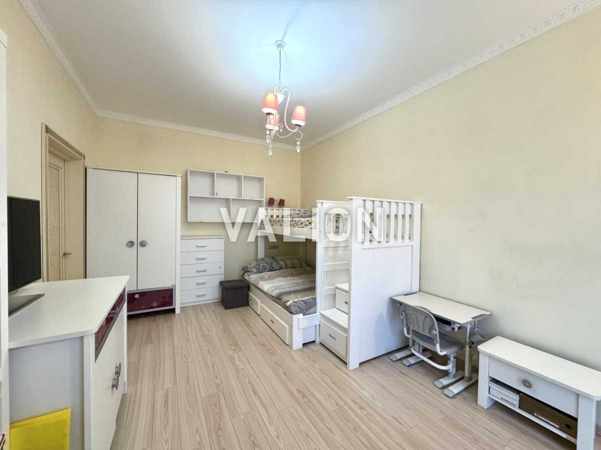 Продажа 3-комнатной квартиры 131 м², Соломенская ул., 15А