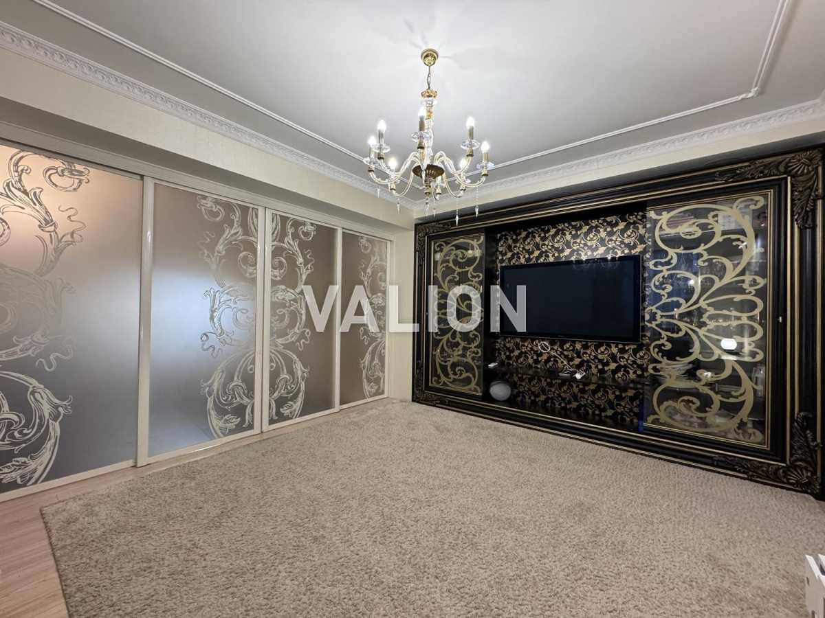 Продажа 3-комнатной квартиры 131 м², Соломенская ул., 15А