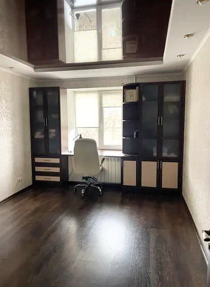 Продаж 3-кімнатної квартири 64 м², Гамалія вул.