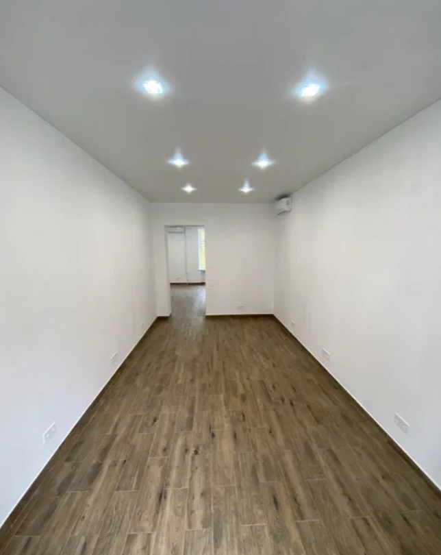Оренда торговельного приміщення 53 м², Сегедская вул.