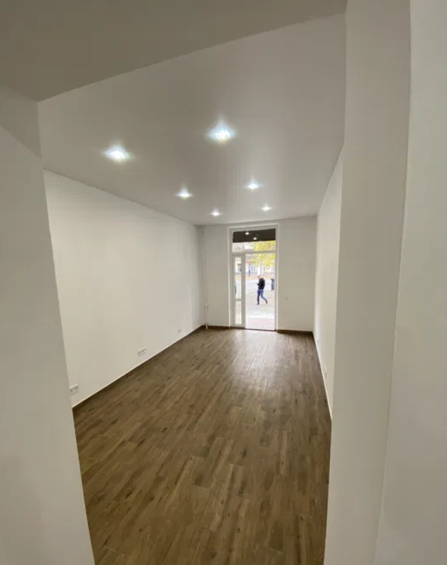 Оренда торговельного приміщення 53 м², Сегедская вул.