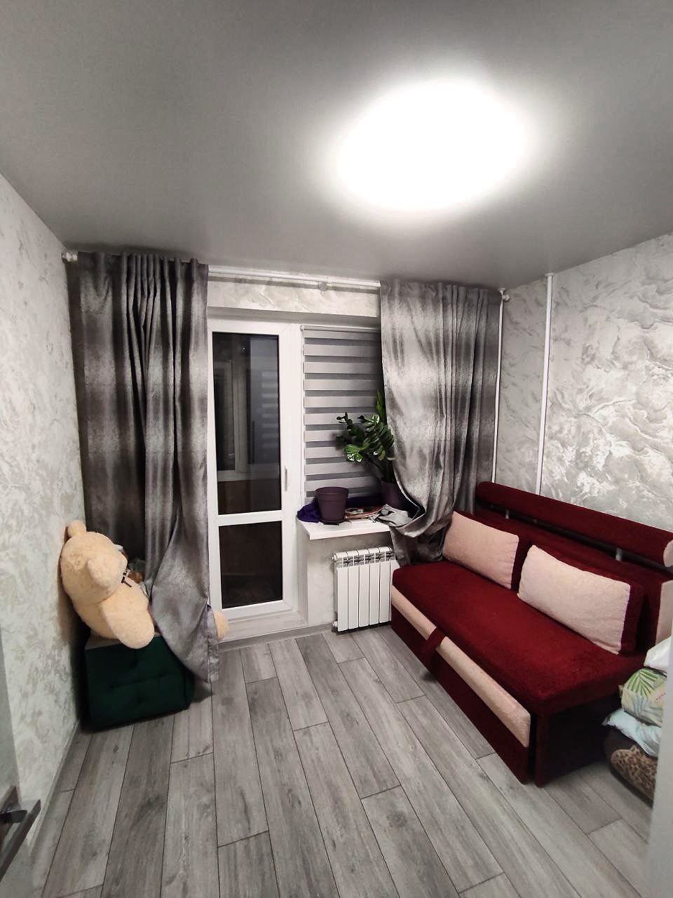 Продаж 4-кімнатної квартири 81.6 м², Героїв Крут вул.